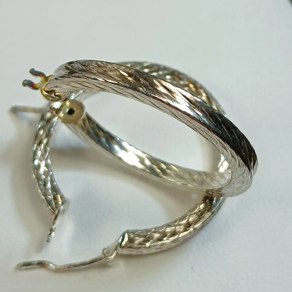 Vintage 1990s Sterling Silver Textured Diamond Cut Hoop Earrings Thailand 1.25